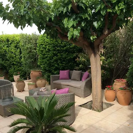 Les D'hote De La Maison De France بيت ضيافة